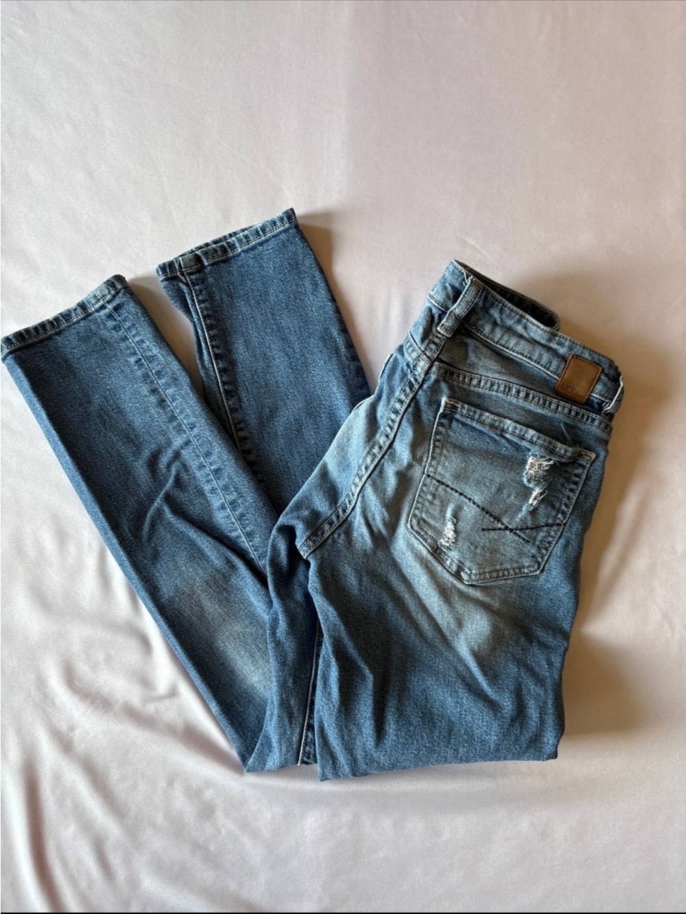 BKE Women’s Straight Leg Jeans in Medium Blue